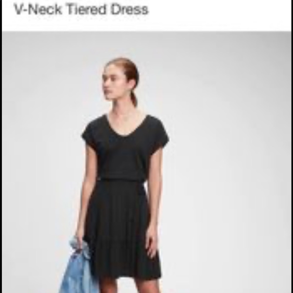 GAP tiered dress in black